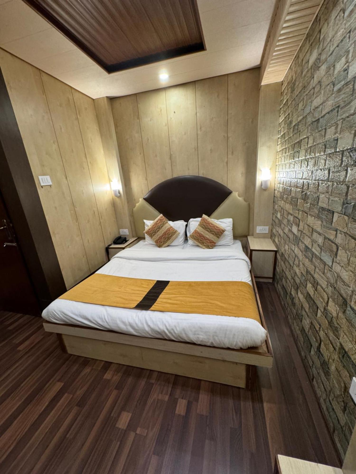 Hotel Victory 심라 외부 사진