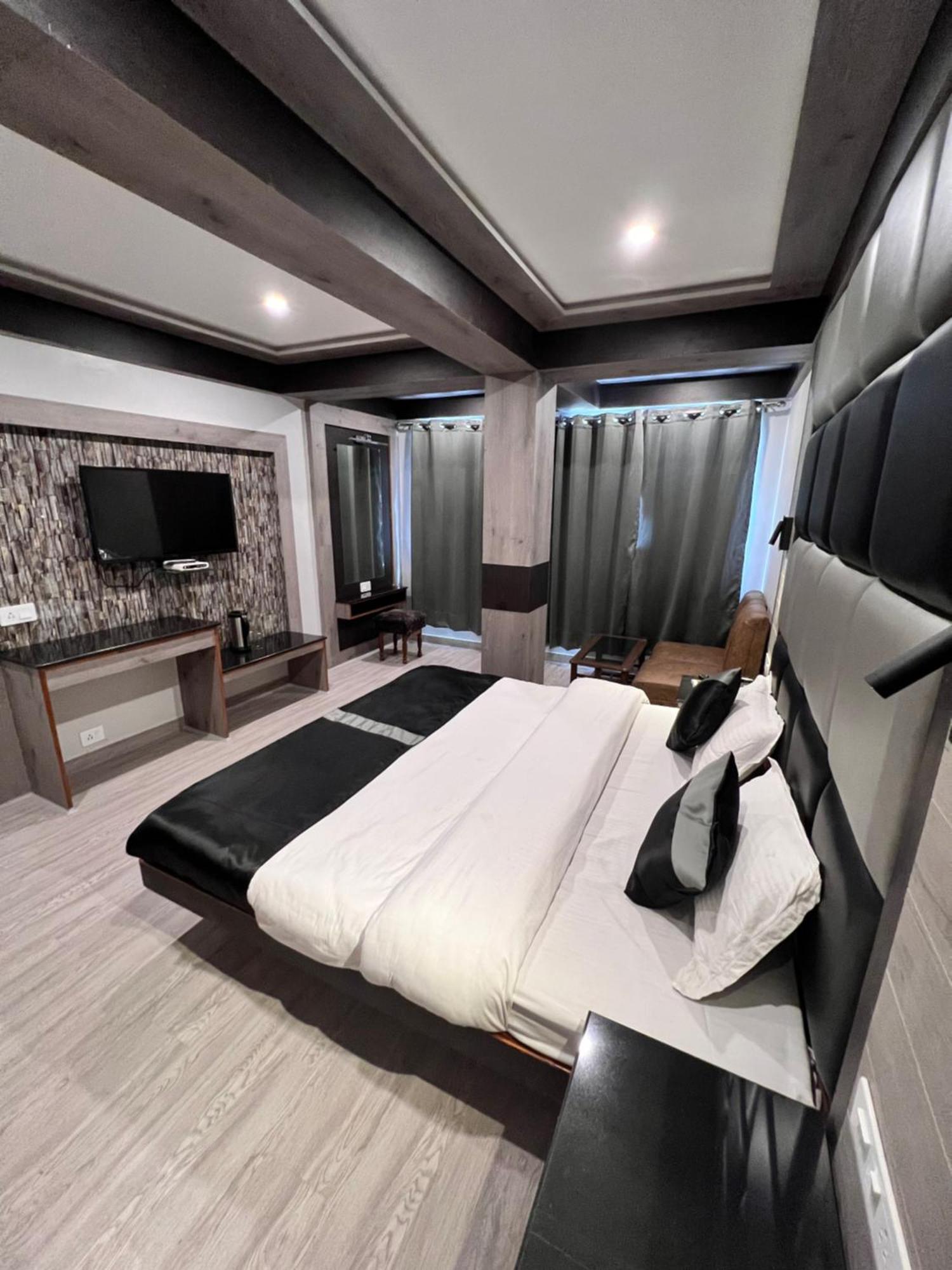 Hotel Victory 심라 외부 사진